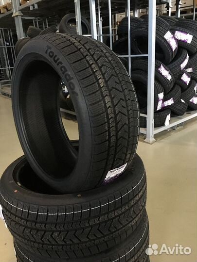 Tourador Winter Pro TSU1 265/35 R18 97V