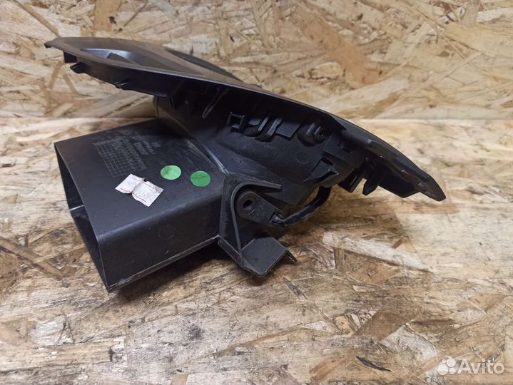 Дефлектор торпедо правый Renault Fluence