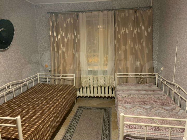 Комната 18 м² в 3-к., 1/4 эт.