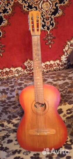 Акустическая гитара