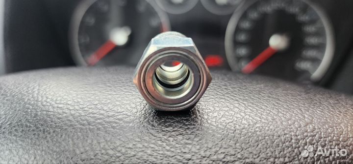 Штуцер насоса гур