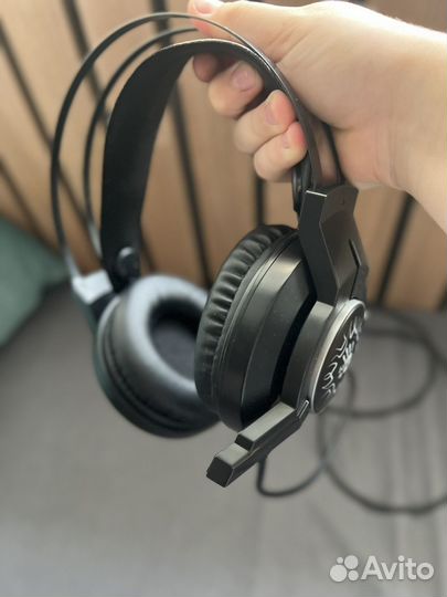 Наушники проводные с микрофоном Bloody б/у