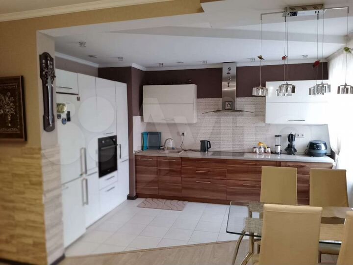 2-к. квартира, 75 м², 2/10 эт.