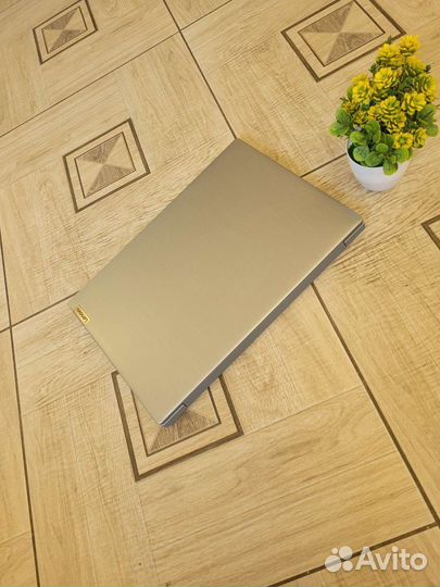 Новенький 2022г. Athlon Silver. 8GB/SSD/15,6