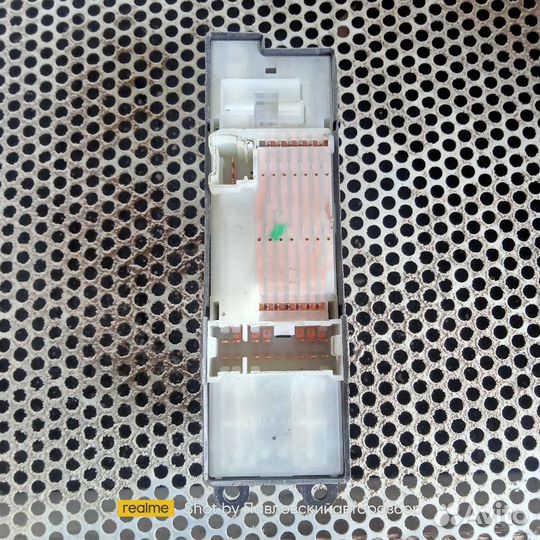 Блок управления стеклоподъемниками Nissan Liberty