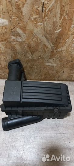 Корпус воздушного фильтра Skoda Octavia (A5 1Z)