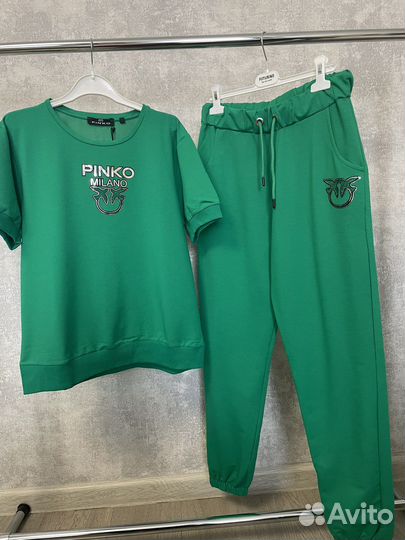 Костюм женский