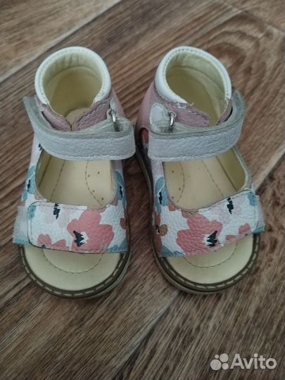 Сандалики для девочки
