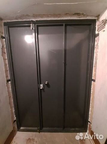 Тамбурная дверь