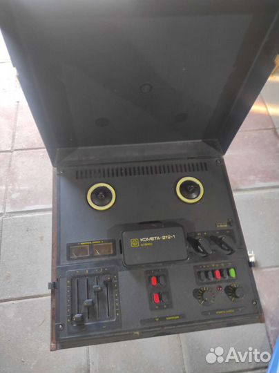 Катушечный магнитофон комета