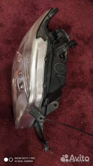 Фара правая Mitsubishi Outlander