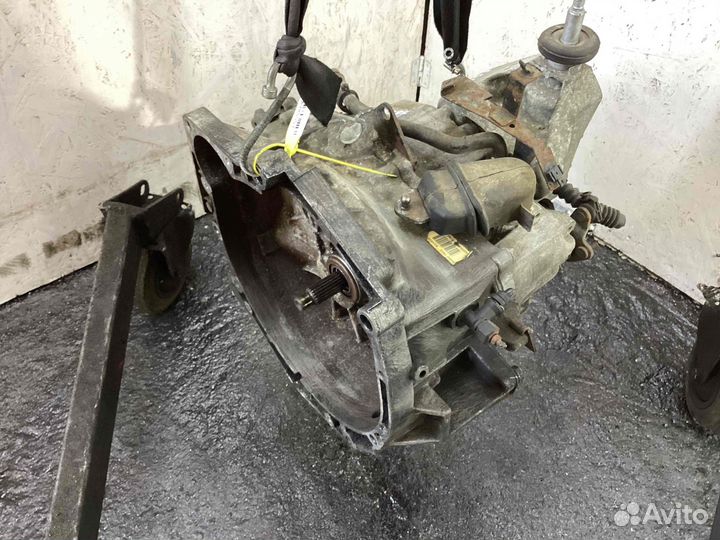 МКПП (механическая коробка переключения передач) O