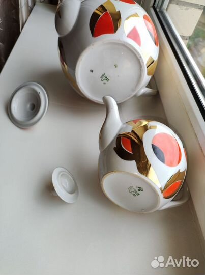 Большой доливной и малый заварочный чайники. СССР