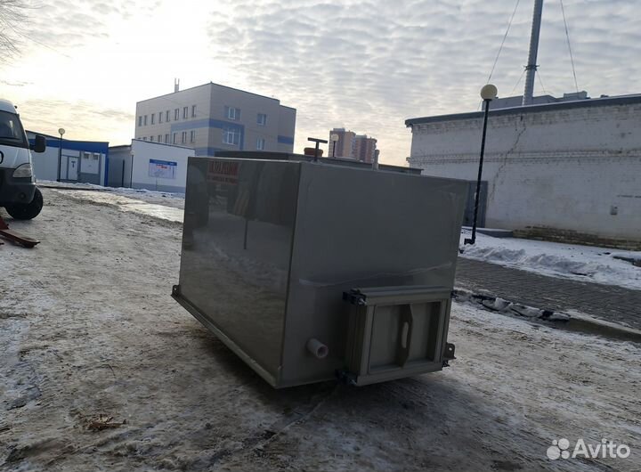 Теплый бак для перевозки рыбы