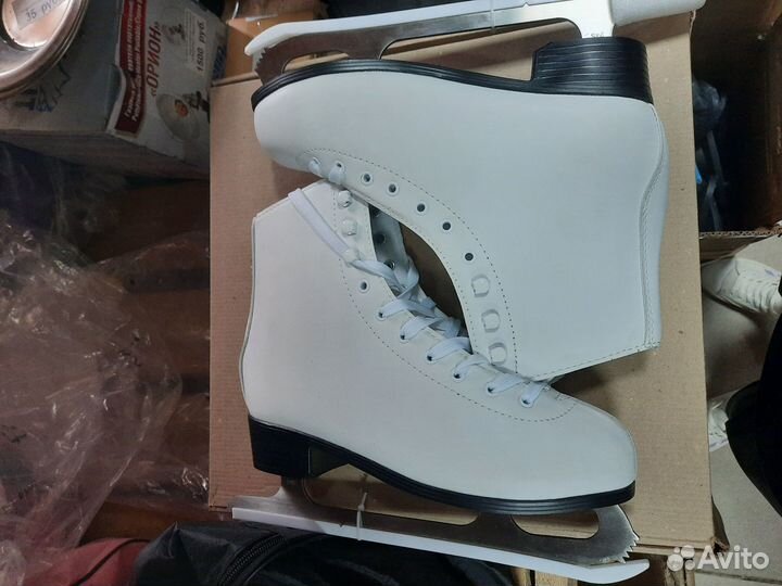 Коньки фигурные 