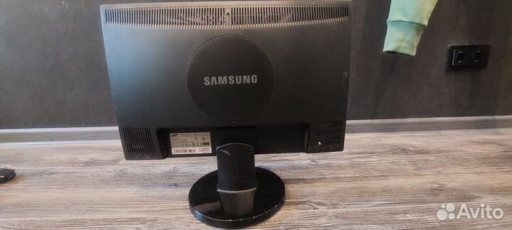 Монитор для компьютера samsung SyncMaster 2243LNX