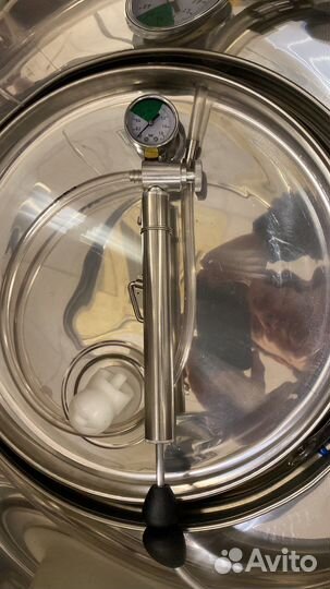 Емкость с плавающей крышкой, для хранения вина