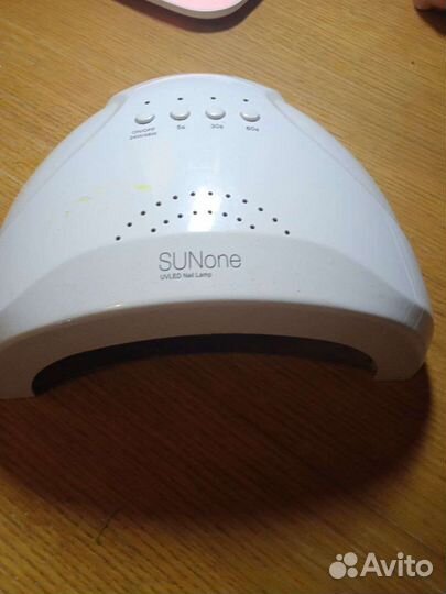 Маникюрная лампа