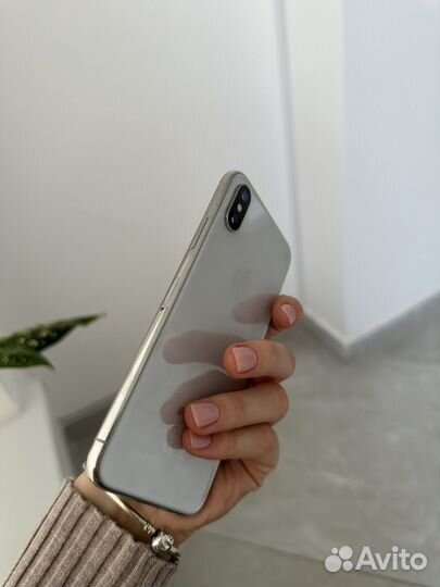 iPhone X, 64 ГБ