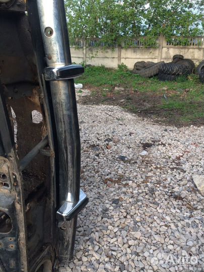 Бампер решетка волга