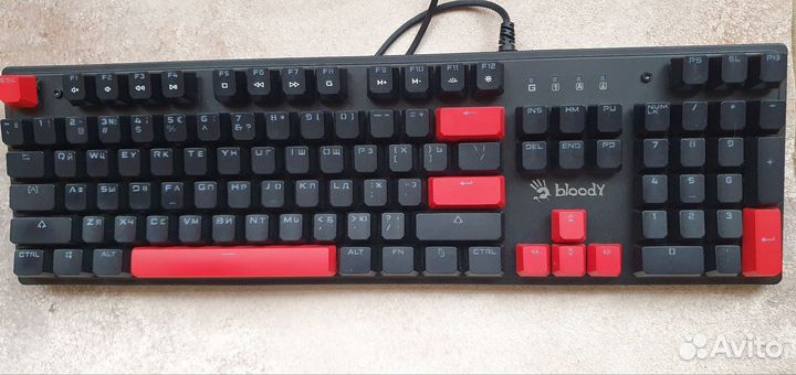 Игровая клавиатура и мышь в подарок