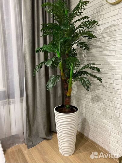 Искусственные деревья в кашпо