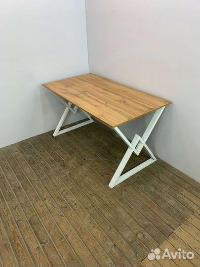 Компьютерный стол в стиле лофт