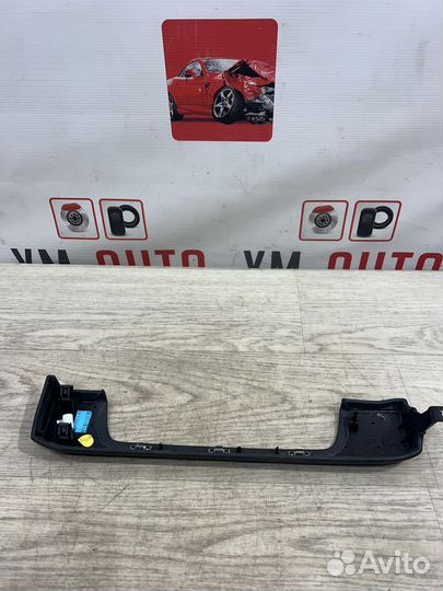 Накладка бардачка Audi A8