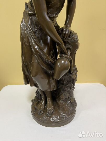 Антикварная бронзовая статуя 