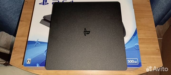 Продам Playstation 4 Slim