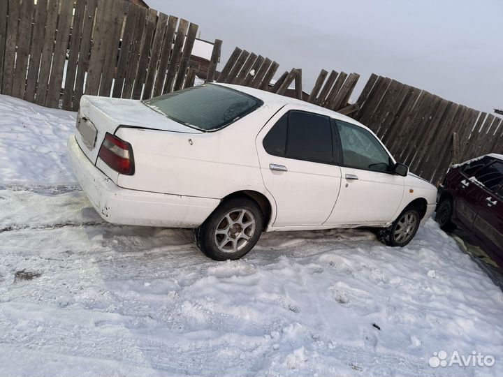Nissan Bluebird 1.8 AT, 1999, 100 000 км