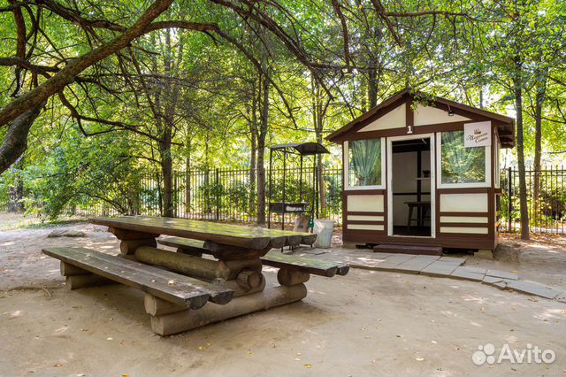 Уютная теплая беседка для пикника