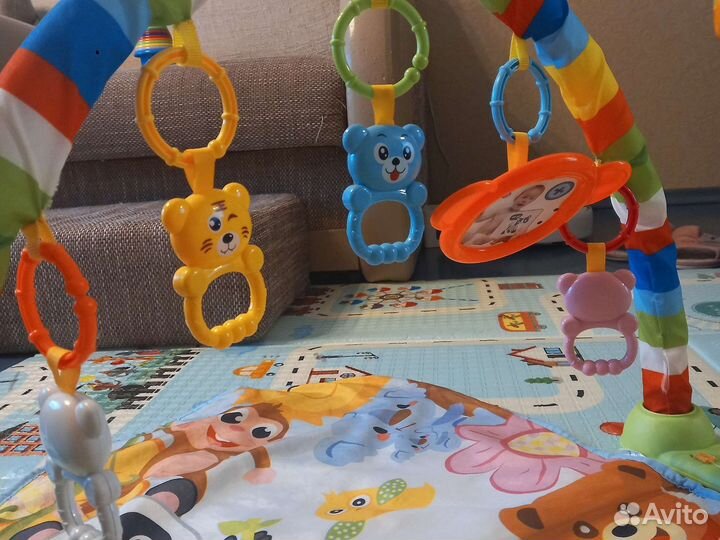 Развивающий коврик с пианино