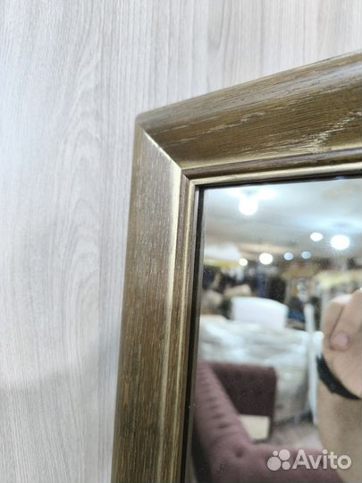 Зеркало в дубовой раме