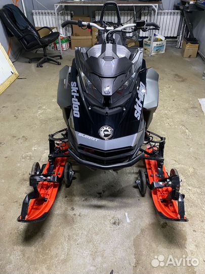 SKI-DOO summit X 165 850 Е-тес