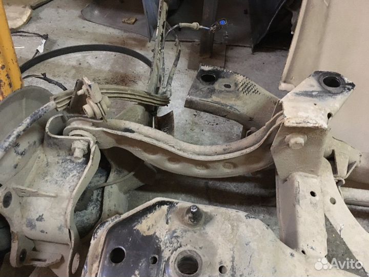 Рычаг задний верхний серповидный