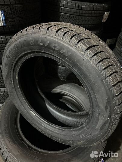 Triangle TR777 215/60 R17