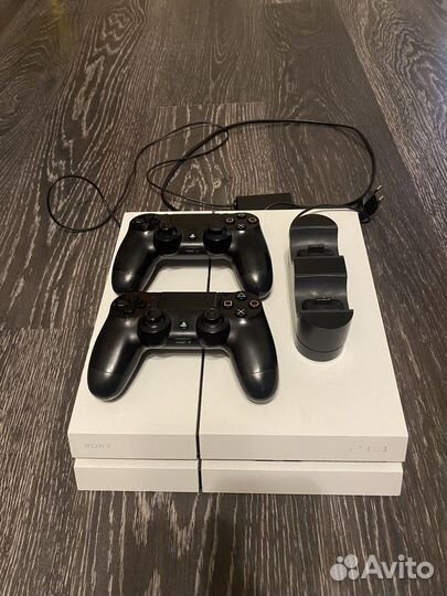 Sony playstation 4 в хорошем техническом состоянии