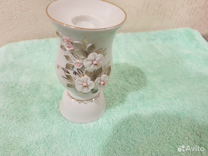 Маленькая вазочка форфоровая