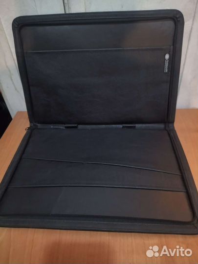 Кожаная папка на молнии для документов