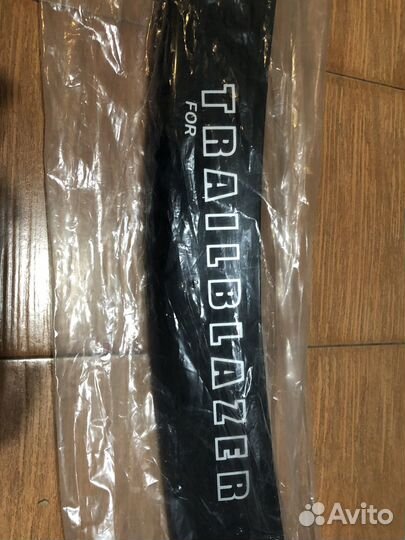 Дефлектор капота Chevrolet Trailblazer 2