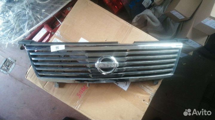 Решетка радиатора Nissan Sunny