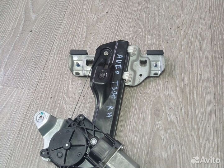 Стеклоподъемник передний правый Шевроле Авео т300