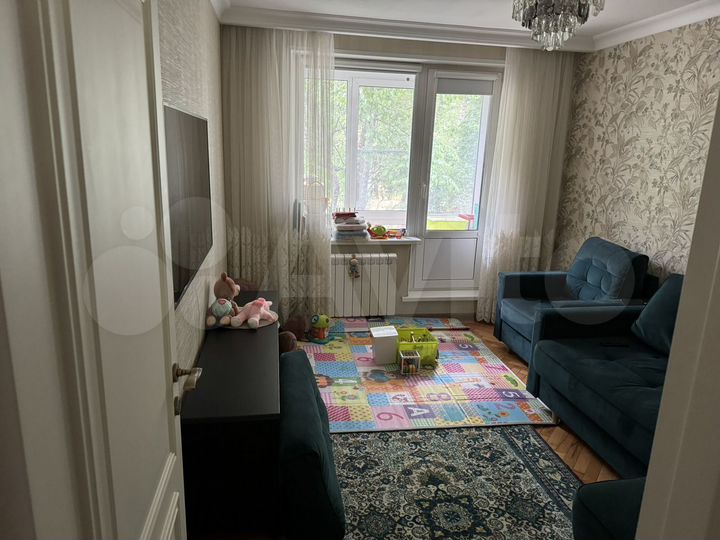 2-к. квартира, 55 м², 1/12 эт.