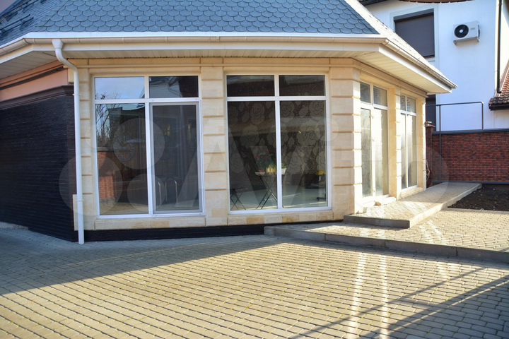 Дом 390 м² на участке 8,5 сот.