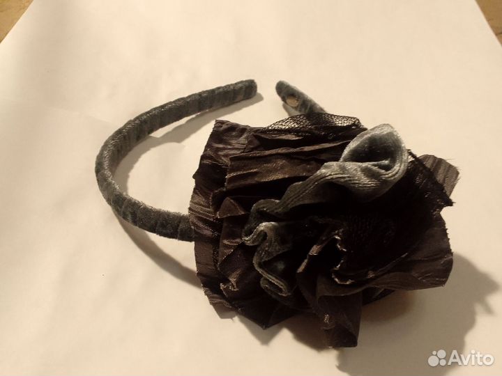 Ободок от Evita Peroni серый с цветком