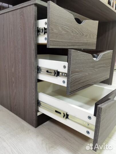 Стол письменный 33.23 