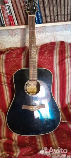 Акустическая гитара