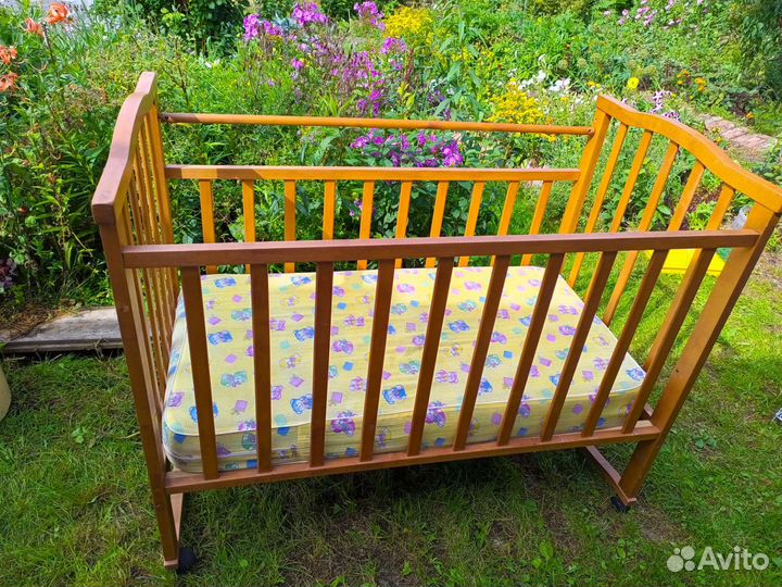 Детская кроватка