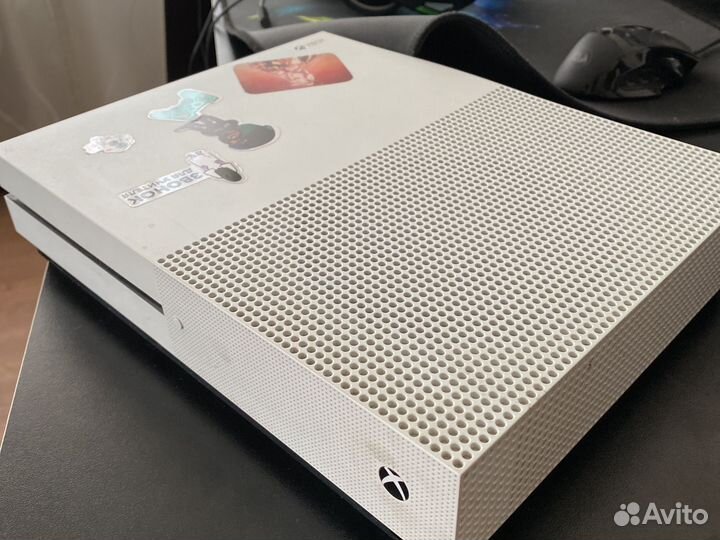 Xbox one s 1tb с играми и дисководом